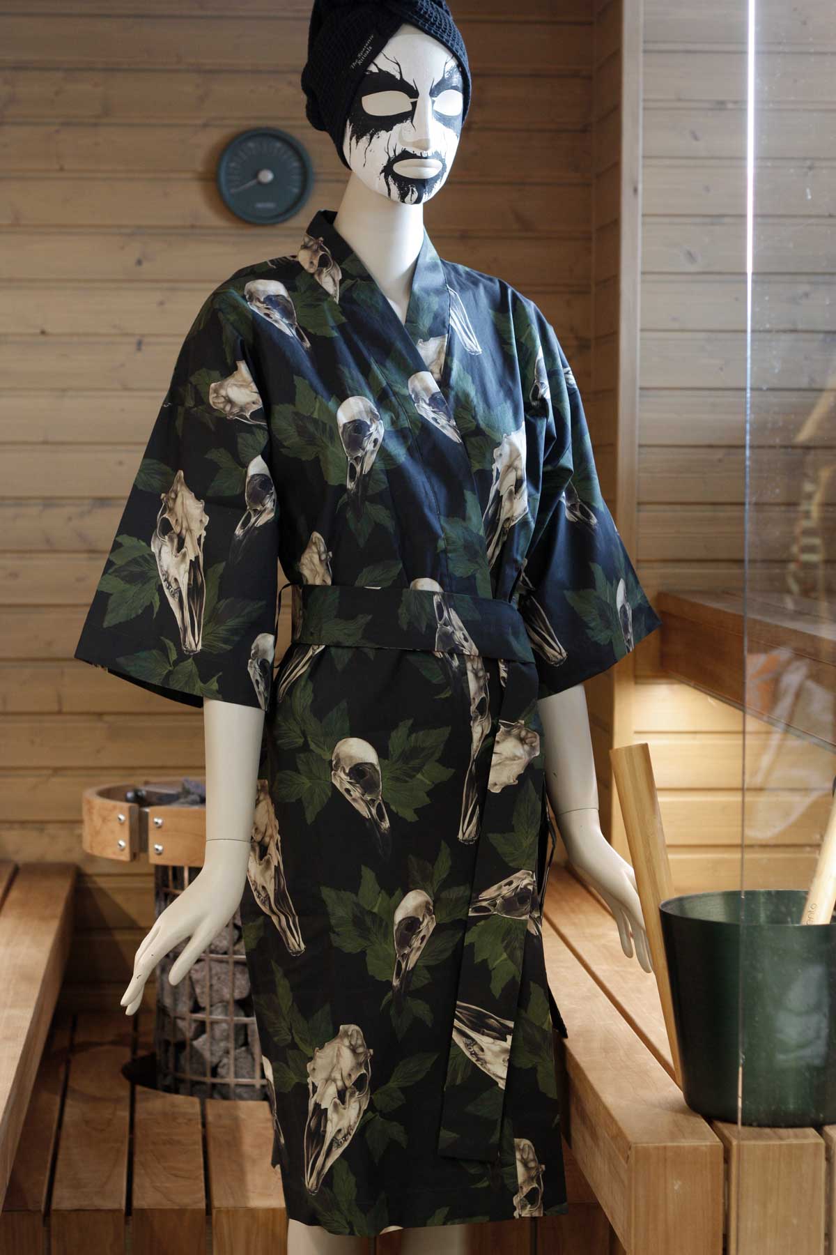 Sauna Kimono, Skulls