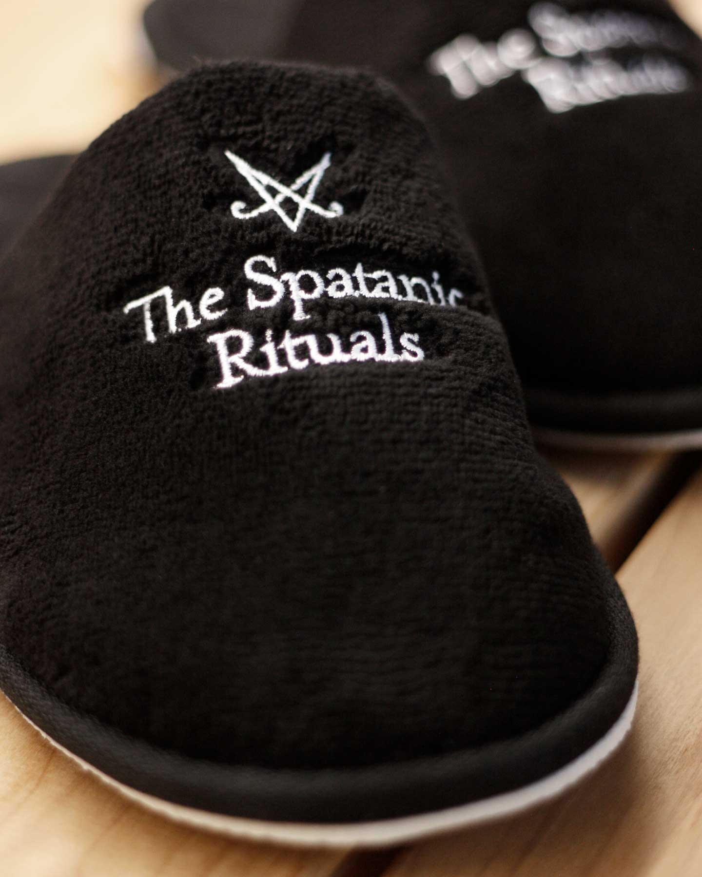 Black home spa slippers, Spatanic®