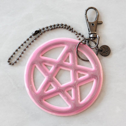 Pink pentagram reflector