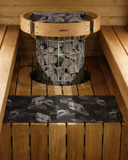 Sauna towel S, Large Skulls