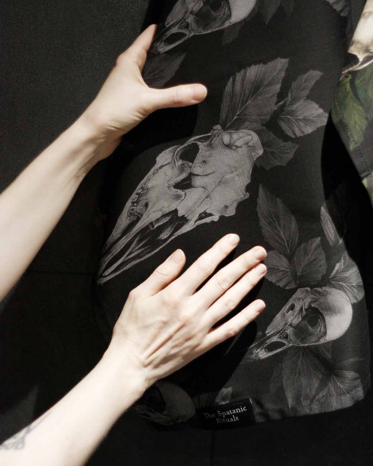 Sauna towel L, Large Skulls