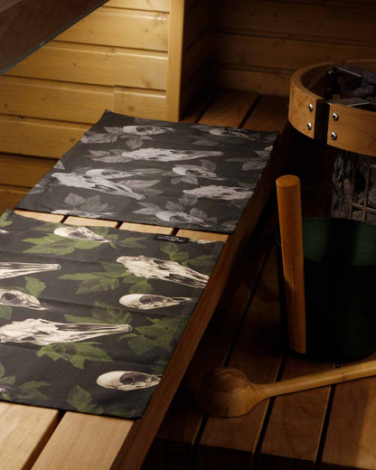 Sauna towel S, Large Skulls