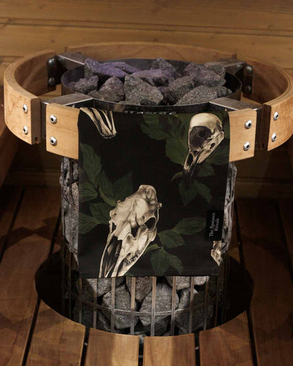 Sauna towel S, Large Skulls