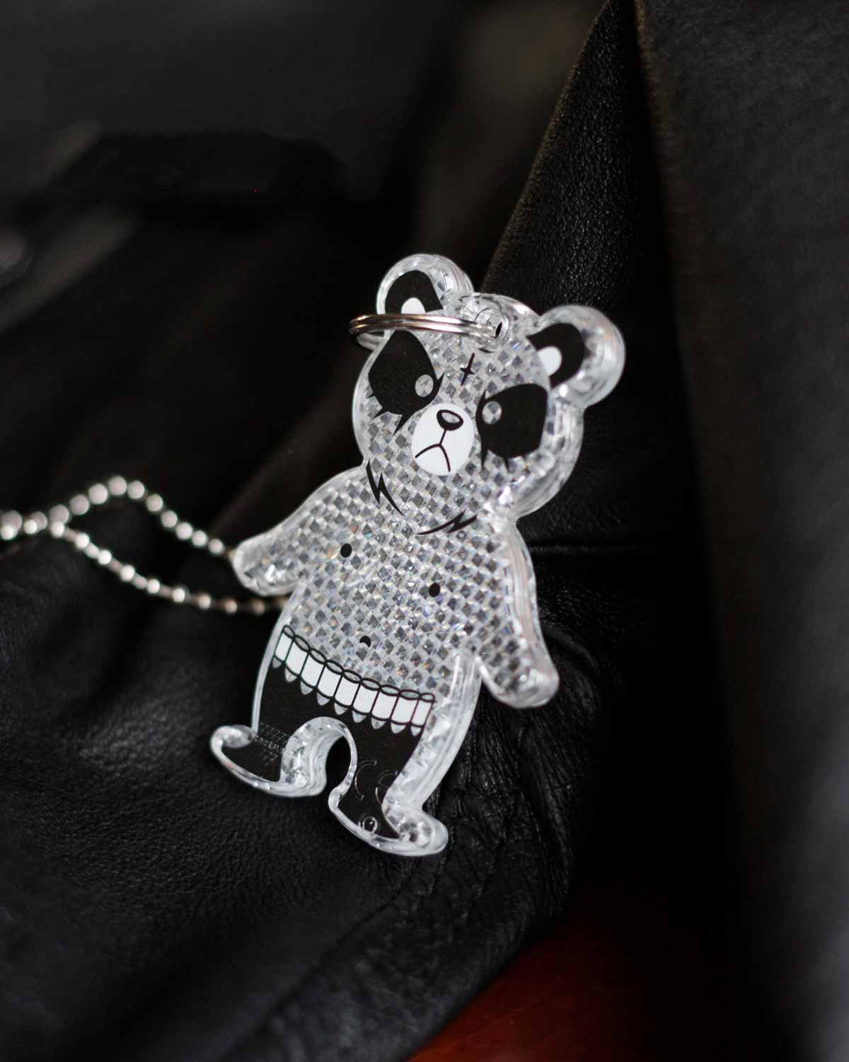 Saatanalle Bear, Reflector Charm