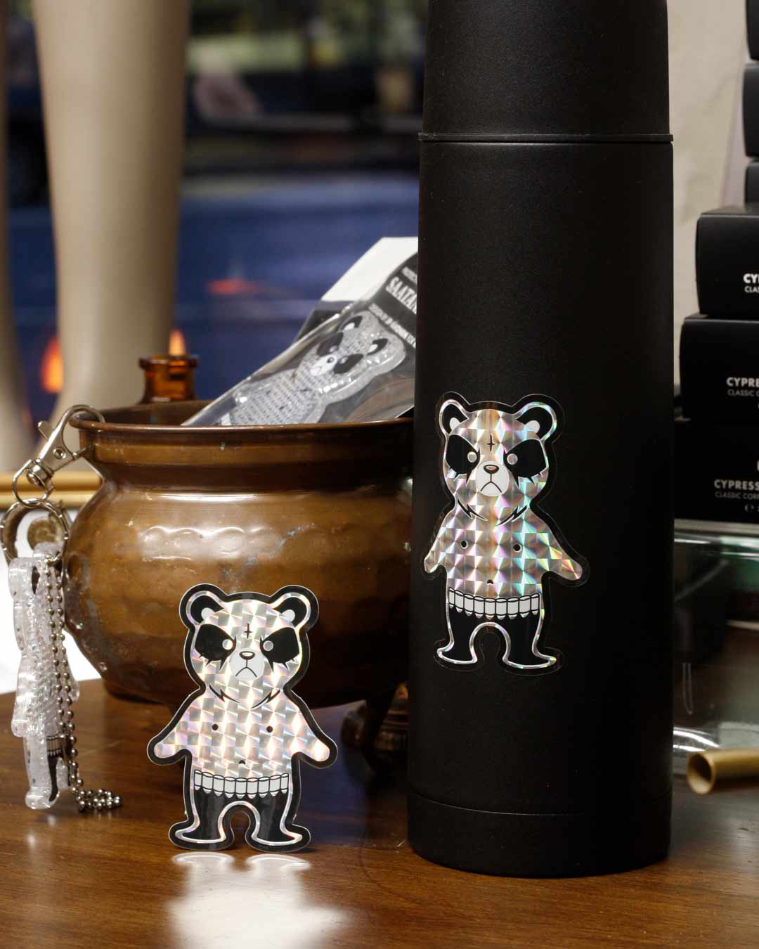 Saatanalle Sticker, Vinyylitarra